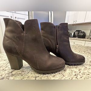 Clarks Boots Size 6